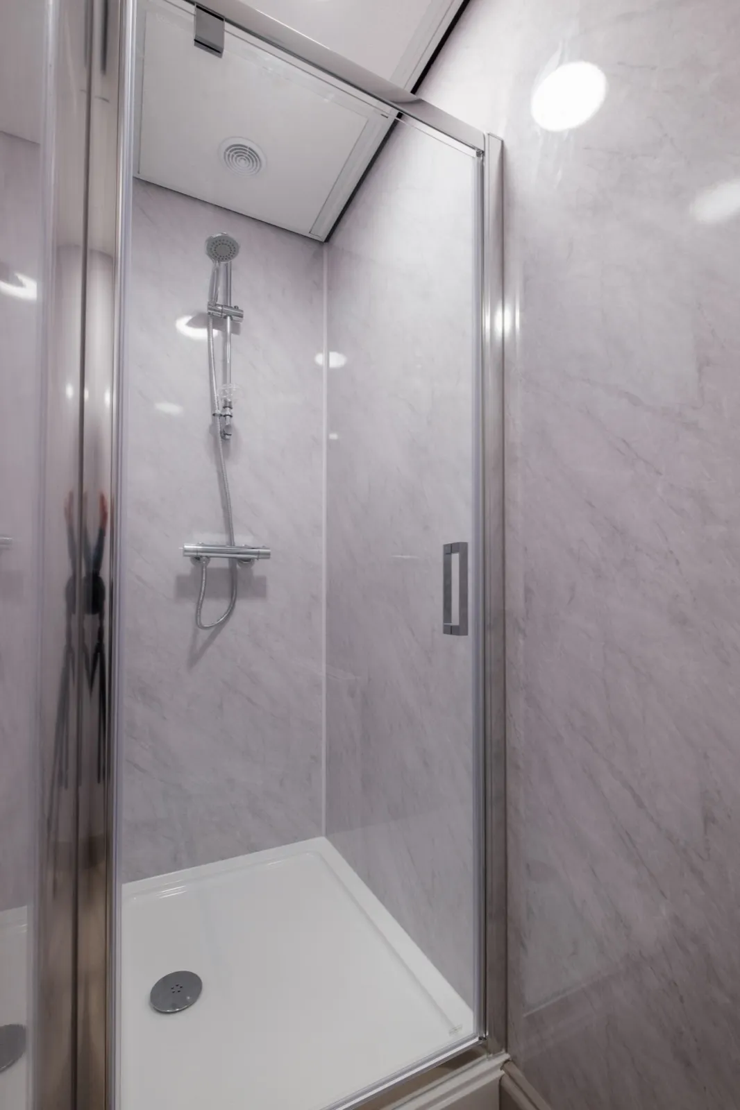 Commercial Washrooms project example 2