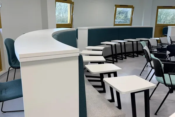 Desking & Seating